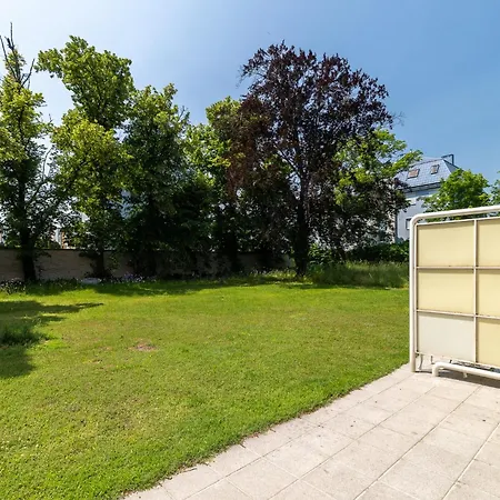 Modernes Airport-apartment Bellavista Mit Garten Διαμέρισμα Schwechat