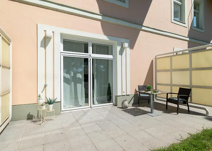 Modernes Airport-apartment Bellavista Mit Garten * שווכאט